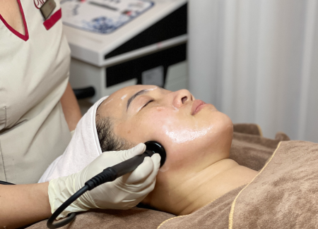 RF Lift Sculpt - Nâng cơ, săn chắc, định hình đường nét gương mặt 